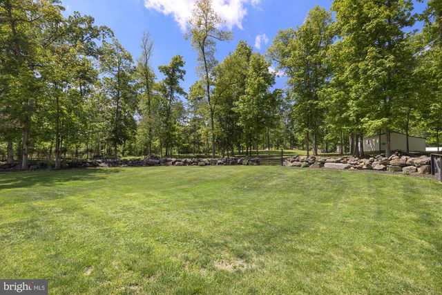 15 SAMS LN, Gettysburg, PA 17325