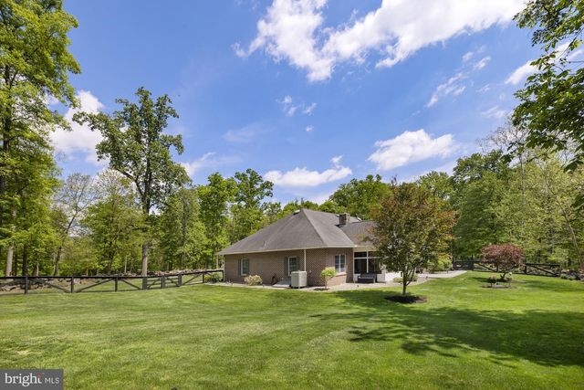15 SAMS LN, Gettysburg, PA 17325