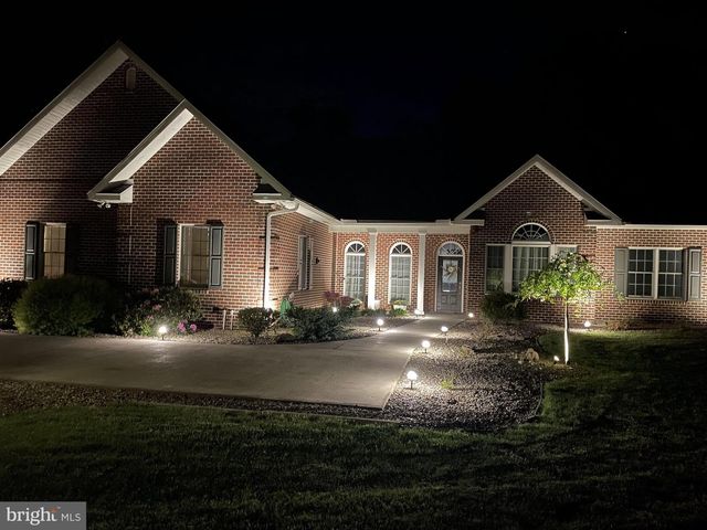 15 SAMS LN, Gettysburg, PA 17325