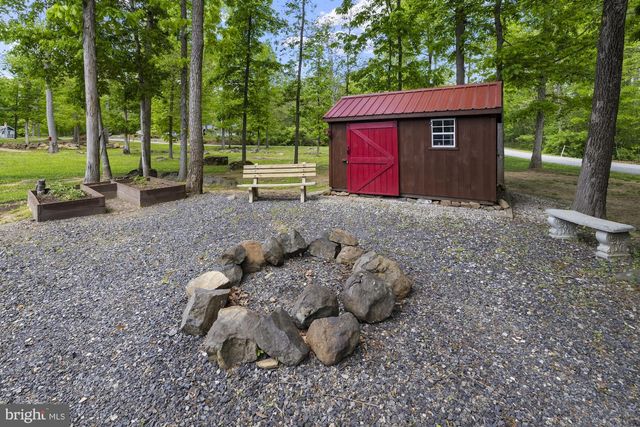 15 SAMS LN, Gettysburg, PA 17325