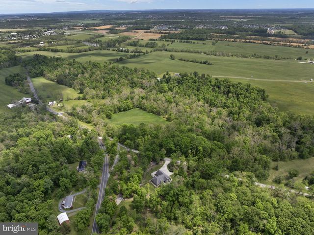 15 SAMS LN, Gettysburg, PA 17325