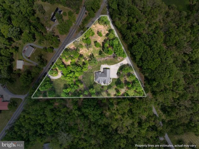 15 SAMS LN, Gettysburg, PA 17325