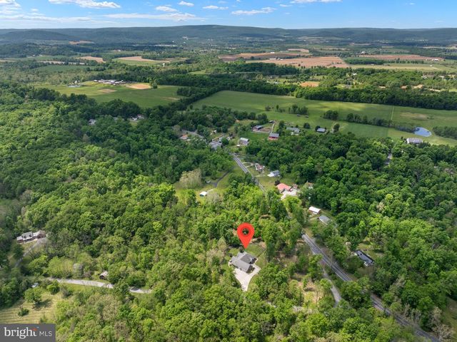 15 SAMS LN, Gettysburg, PA 17325