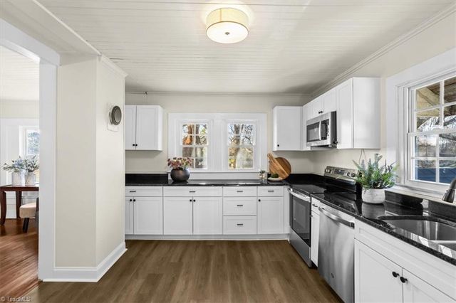 7511 Greenlawn Drive, Summerfield, NC 27358