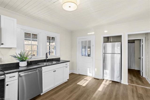 7511 Greenlawn Drive, Summerfield, NC 27358