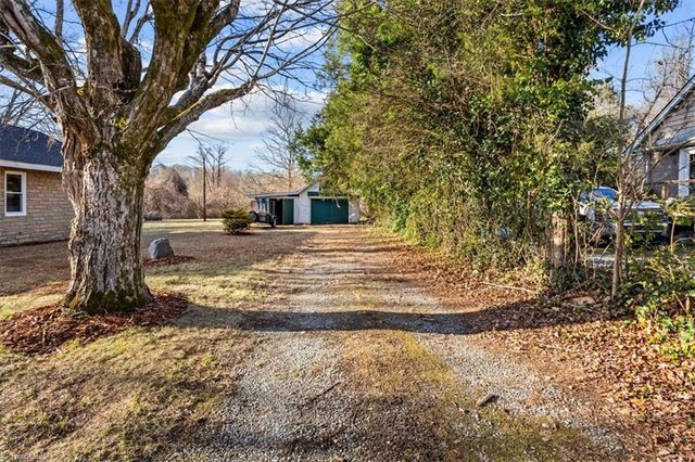 7511 Greenlawn Drive, Summerfield, NC 27358