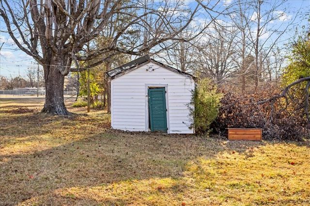 7511 Greenlawn Drive, Summerfield, NC 27358