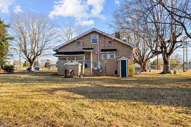 7511 Greenlawn Drive, Summerfield, NC 27358