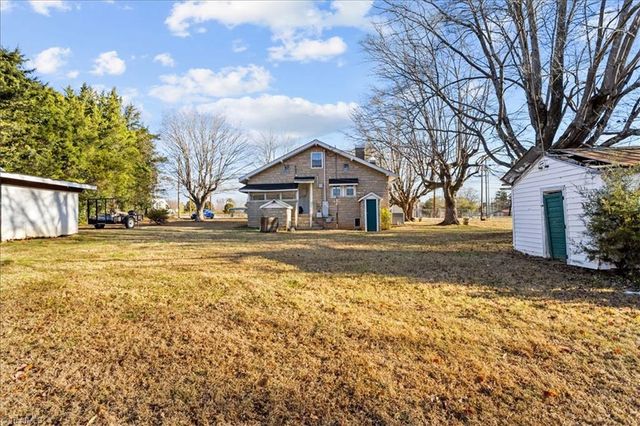 7511 Greenlawn Drive, Summerfield, NC 27358