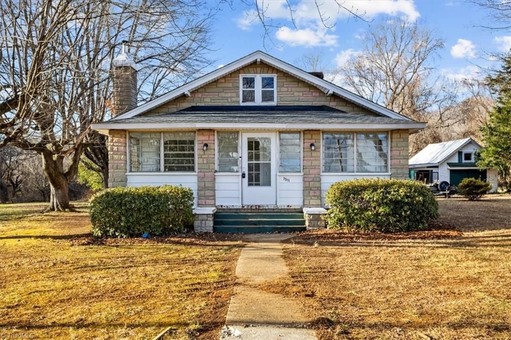 7511 Greenlawn Drive, Summerfield, NC 27358