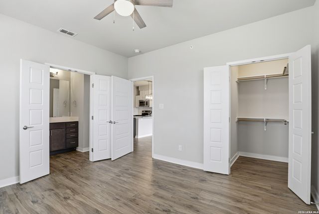 711 S Frio St Apt 1104, San Antonio, TX 78207