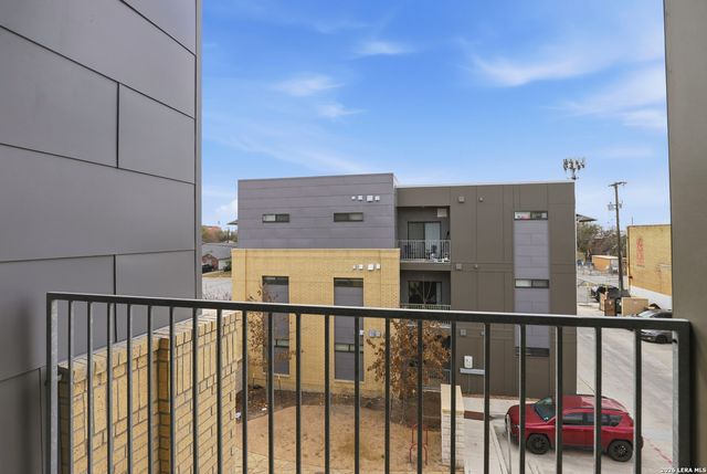 711 S Frio St Apt 1104, San Antonio, TX 78207