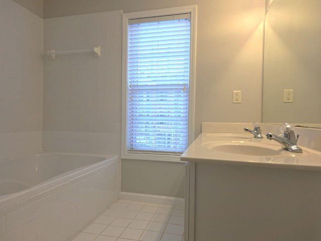 275 Abbotts Mill Drive 18, Duluth, GA 30097