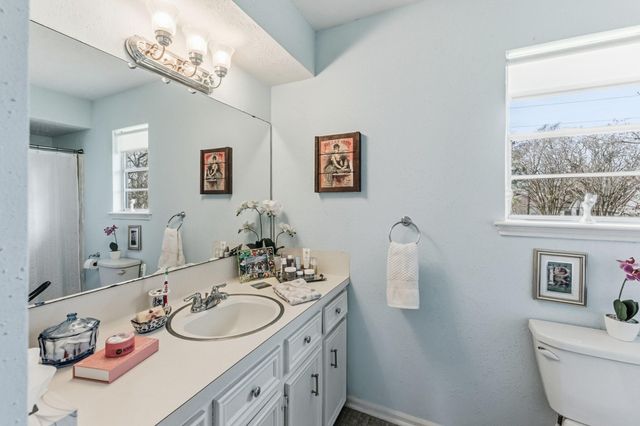 112 Elmwood Street, Huntsville, TX 77320