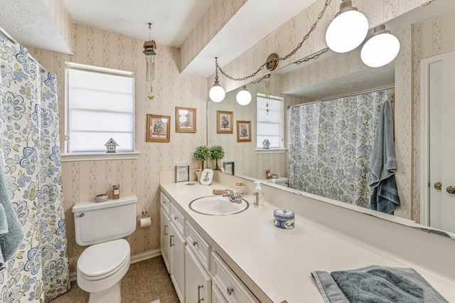 112 Elmwood Street, Huntsville, TX 77320