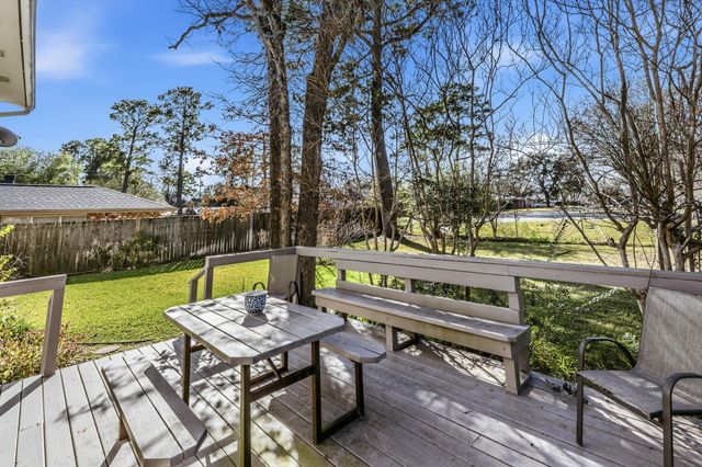 112 Elmwood Street, Huntsville, TX 77320