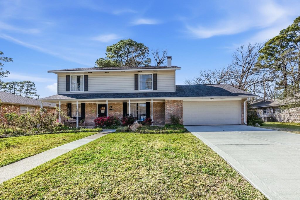 112 Elmwood Street, Huntsville, TX 77320