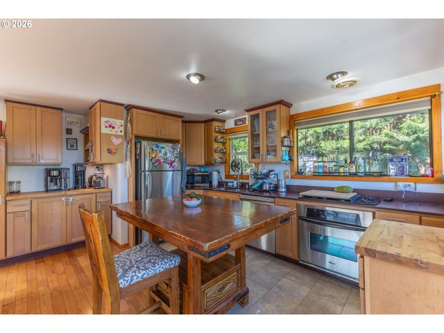 2310 ORR Ln, Eugene, OR 97405