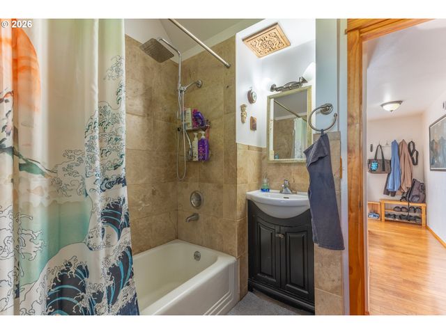 2310 ORR Ln, Eugene, OR 97405
