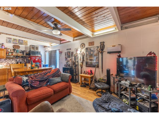 2310 ORR Ln, Eugene, OR 97405