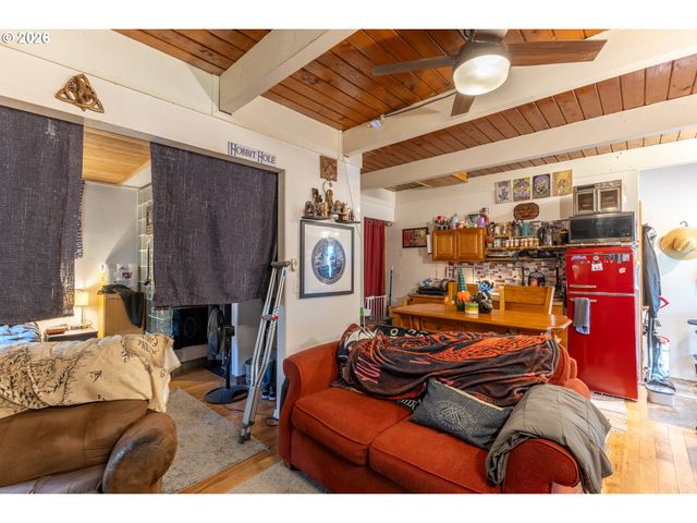 2310 ORR Ln, Eugene, OR 97405