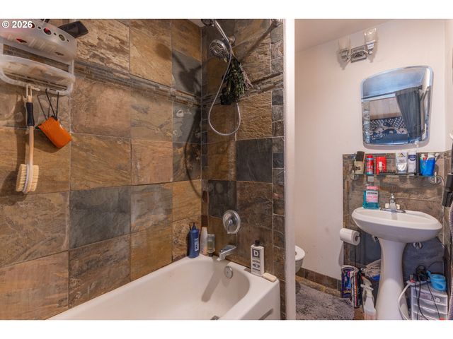 2310 ORR Ln, Eugene, OR 97405