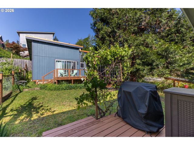 2310 ORR Ln, Eugene, OR 97405