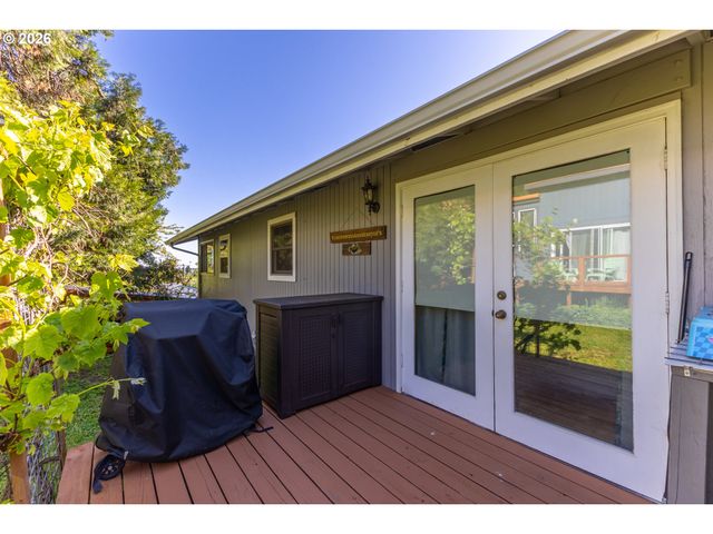 2310 ORR Ln, Eugene, OR 97405