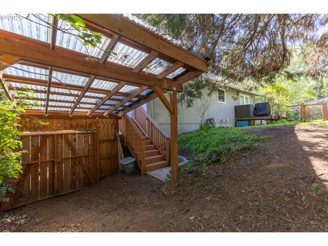 2310 ORR Ln, Eugene, OR 97405