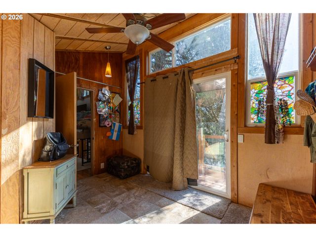 2310 ORR Ln, Eugene, OR 97405