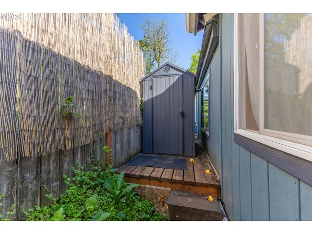 2310 ORR Ln, Eugene, OR 97405