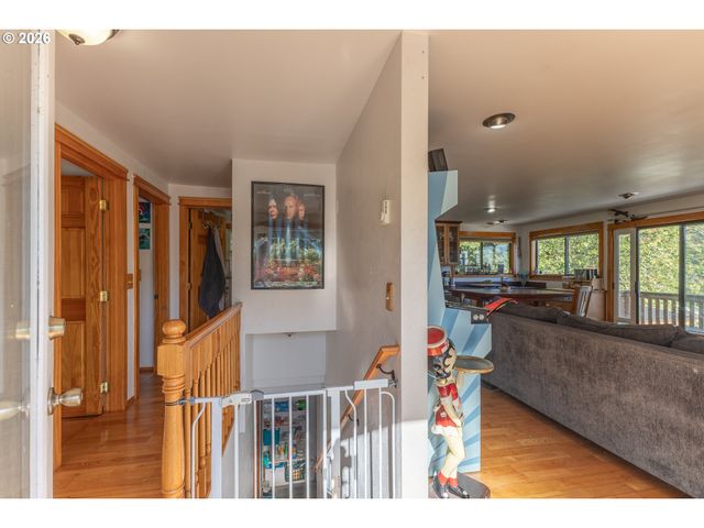 2310 ORR Ln, Eugene, OR 97405