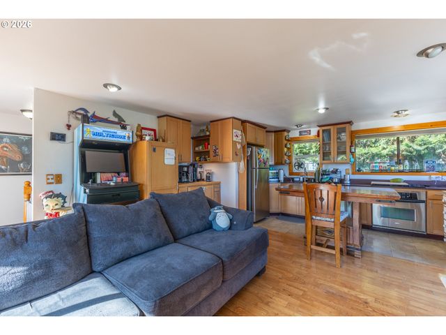 2310 ORR Ln, Eugene, OR 97405