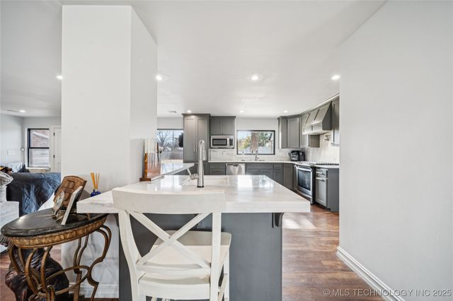 3822 E 56th Place, Tulsa, OK 74135