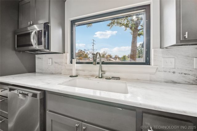 3822 E 56th Place, Tulsa, OK 74135