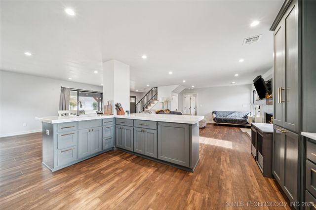 3822 E 56th Place, Tulsa, OK 74135