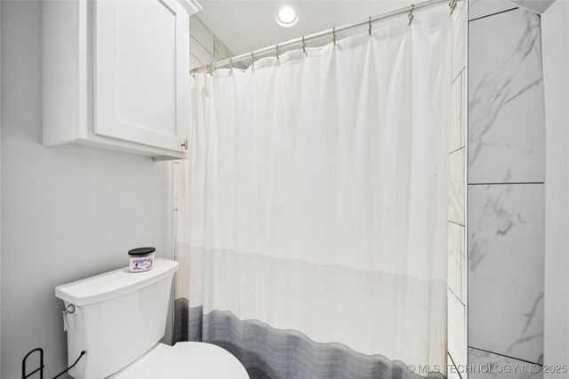 3822 E 56th Place, Tulsa, OK 74135