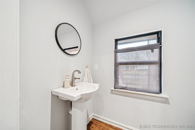 3822 E 56th Place, Tulsa, OK 74135