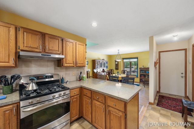 4629 Pine Drive, Laketown Twp, MI 49423