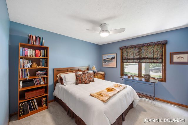 4629 Pine Drive, Laketown Twp, MI 49423