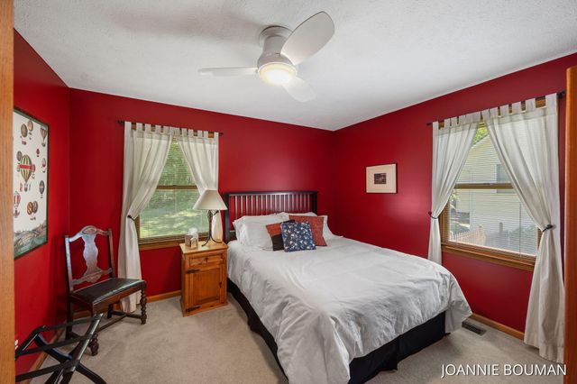 4629 Pine Drive, Laketown Twp, MI 49423
