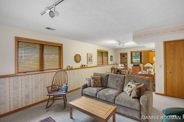 4629 Pine Drive, Laketown Twp, MI 49423