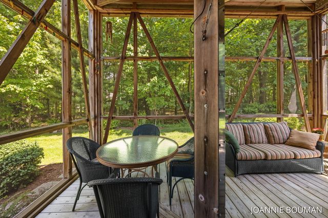 4629 Pine Drive, Laketown Twp, MI 49423