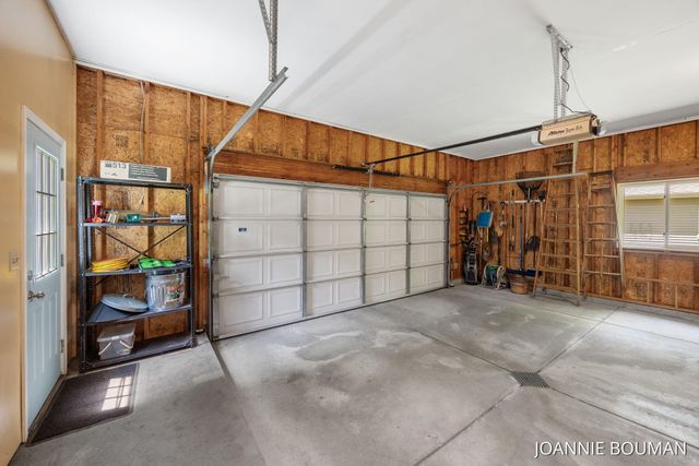 4629 Pine Drive, Laketown Twp, MI 49423