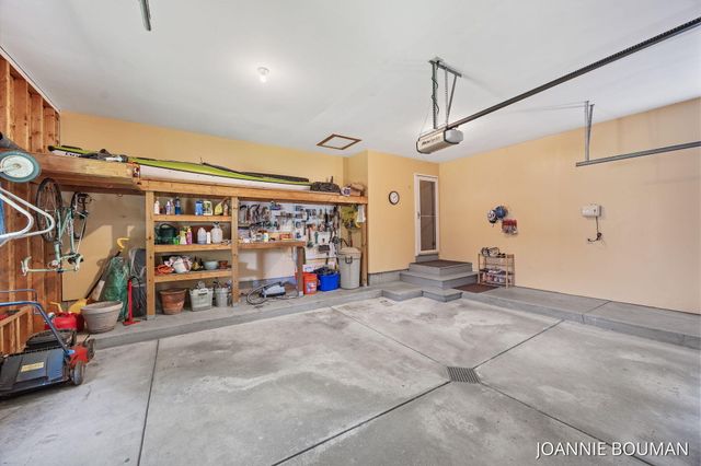 4629 Pine Drive, Laketown Twp, MI 49423