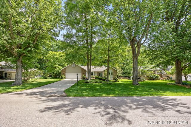 4629 Pine Drive, Laketown Twp, MI 49423