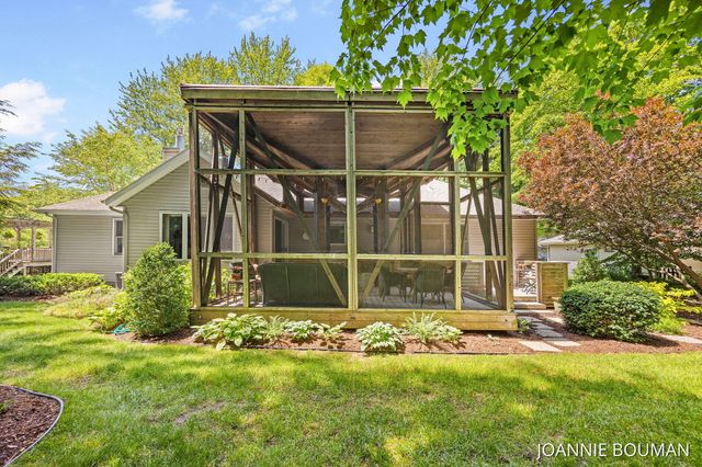 4629 Pine Drive, Laketown Twp, MI 49423