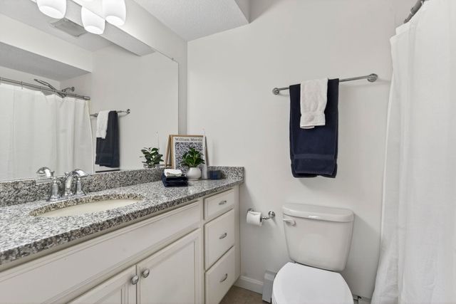 5 Walnut Circle, Merrimack, NH 03054