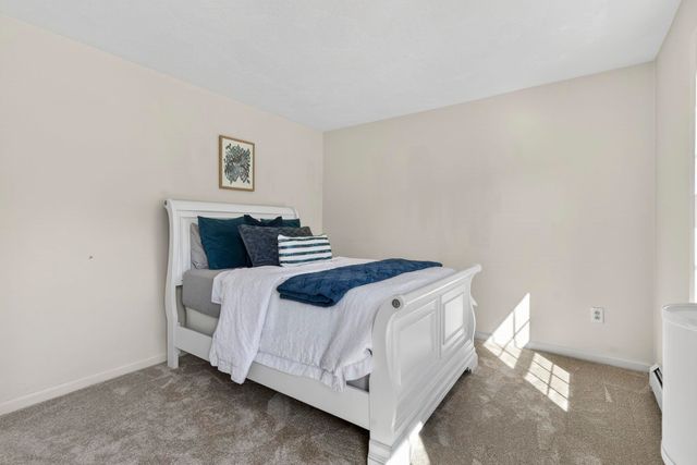 5 Walnut Circle, Merrimack, NH 03054