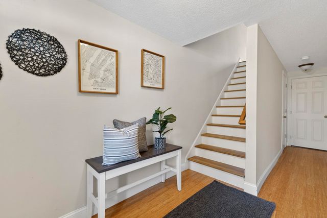 5 Walnut Circle, Merrimack, NH 03054